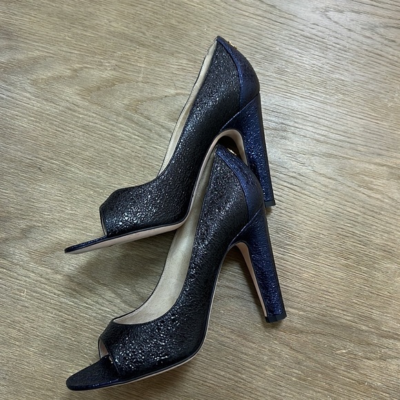 Chanel metallic open tow pump size 6.5 - Picture 2 of 9